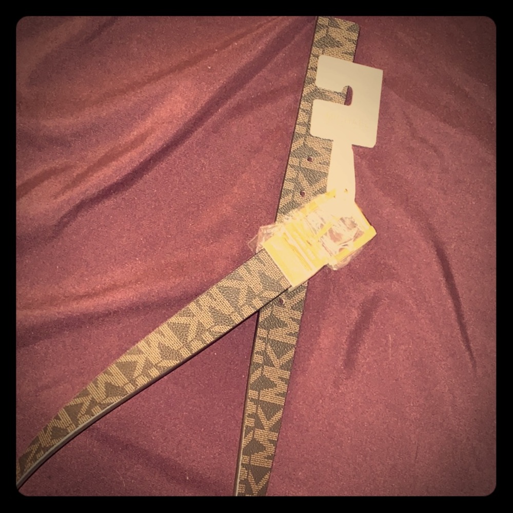 Michael Kors Twist Reversible Belt